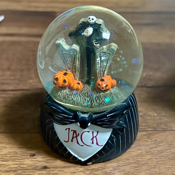 Nightmare Before Christmas~8 Pieces •Mug/Waterglobe/Ornament/Cooking Essentials - Picture 7 of 13